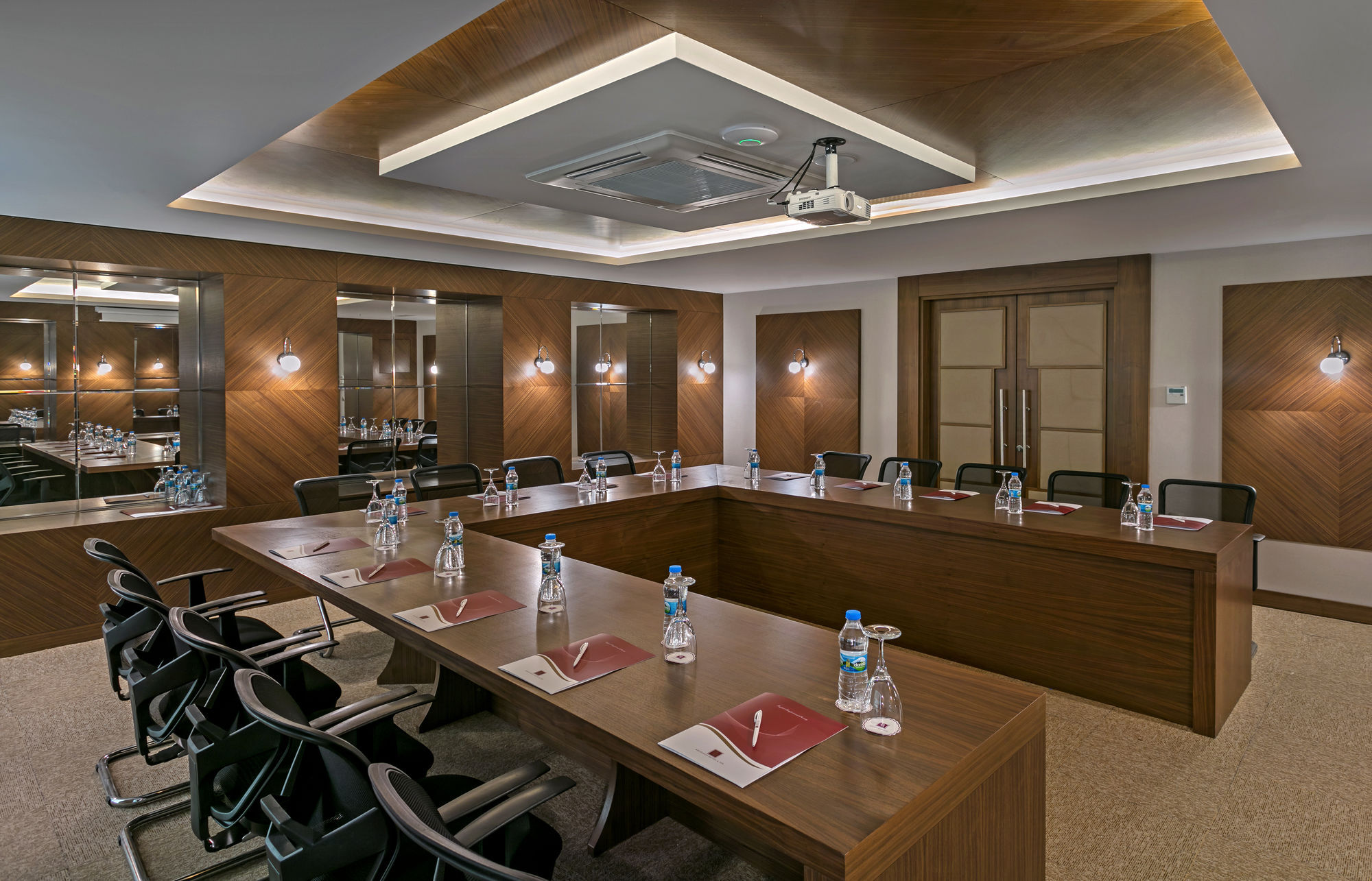 B Business Hotel & Spa Antalya Exterior photo